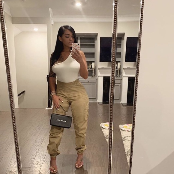 Fashion Nova Denim - 💕😍❤️MAKE AN OFFER! TAN CARGO PANTS❤️😍💕